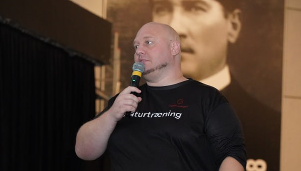 Андрей Пережогин CEO, фото Андрея Пережогина солютор, антикризисный менеджер Андрей Пережогин, цифровая санация Пережогин Андрей.