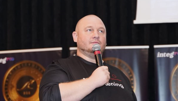 Андрей Пережогин отзыв реструктуризация долга, фото Андрея Пережогина солютор, антикризисный менеджер Андрей Пережогин, траблшутинг Пережогин Андрей.